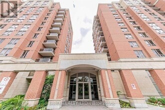 Building Photo - 73-573 King William Crescent