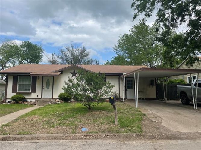 1318 Elm St, Bonham, TX 75418 House Rental in Bonham, TX