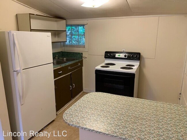 Building Photo - 1 br, 1 bath House - 112 1/2 W. Moore Street