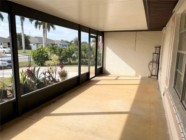 Foto del edificio - 27064 Omni Ln