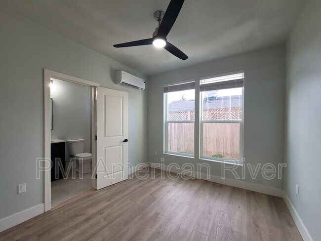 Foto del edificio - 219 Needles Way