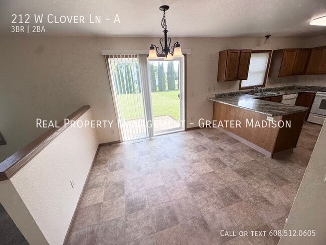 Building Photo - 212 W Clover Ln
