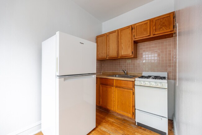 Photo - 1145 West Morse Avenue #307 Apartment
