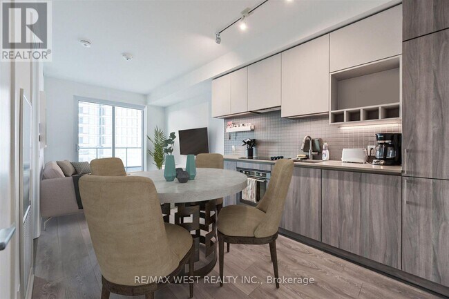 Photo du bâtiment - 950 Portage Pkwy