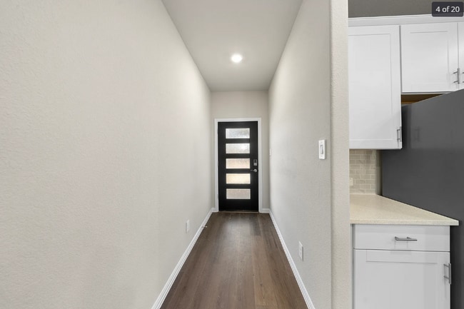 Building Photo - 609 Hemingway Ln