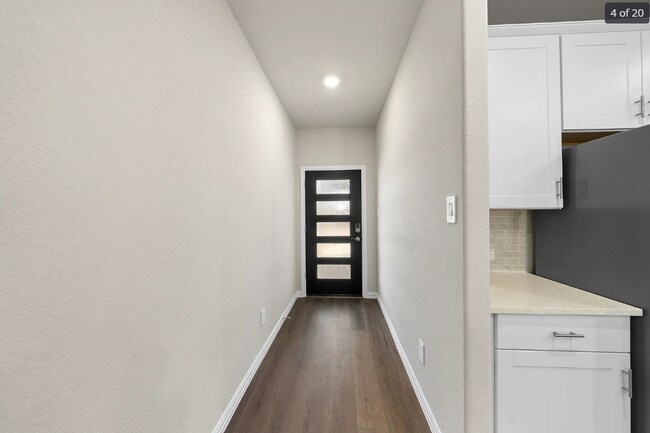 Foto del edificio - 609 Hemingway Ln