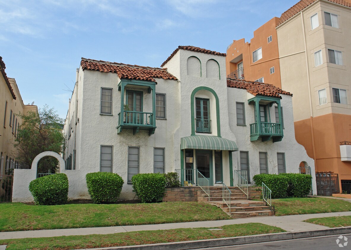 Primary Photo - 353 S Cloverdale Ave