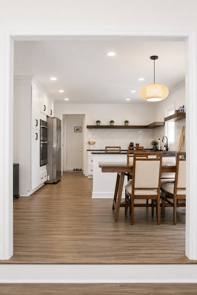 Foto del edificio - 3309 Red Berry Dr