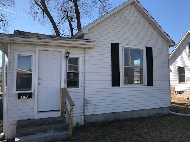 Building Photo - 309 3rd Ave N