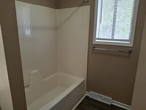 Building Photo - 226 Sunnydale Dr