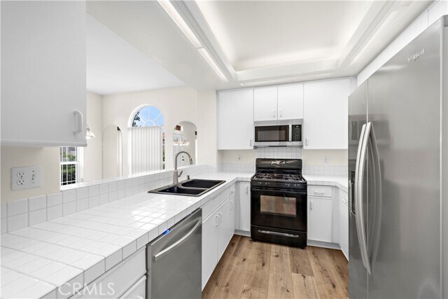 Building Photo - 1 Montana Del Lago Dr