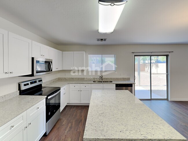 Building Photo - 1713 E Bradstock Way