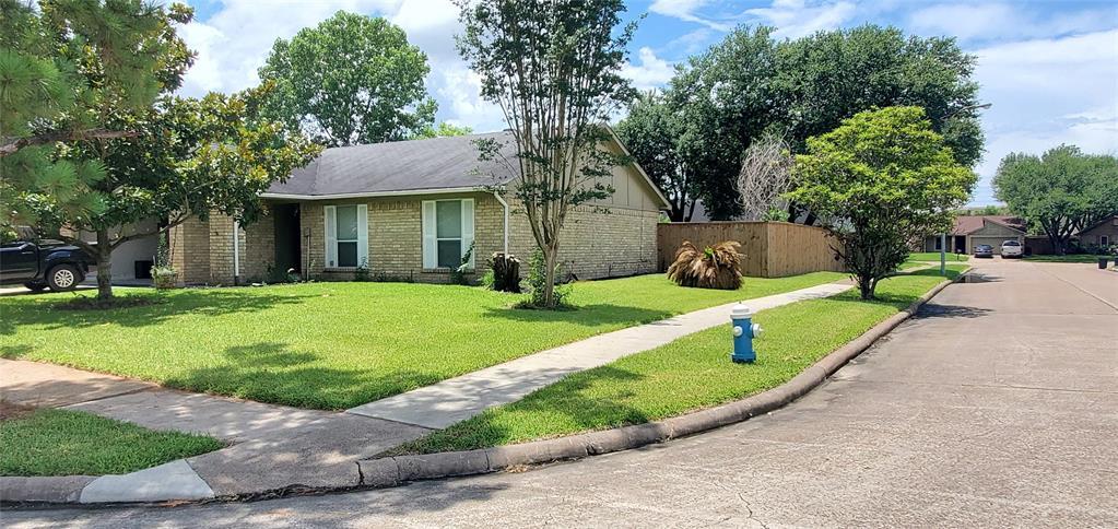 Primary Photo - 3702 Royal Manor Dr