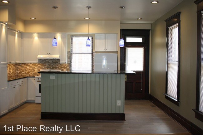 Building Photo - 4 br, 1 bath Apartment - 65 Warren St