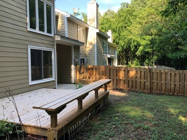 Foto del edificio - 4328 Pin Oak Dr