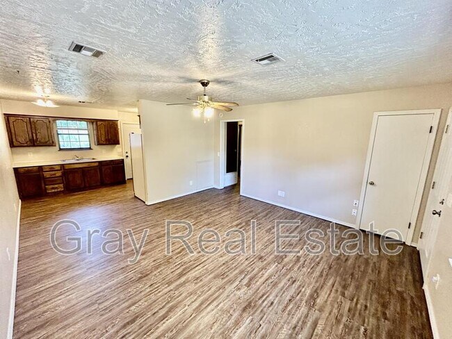 Building Photo - 308 SE 10th Apt G