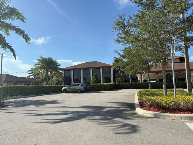 Foto del edificio - 1401 SW 135th Terrace