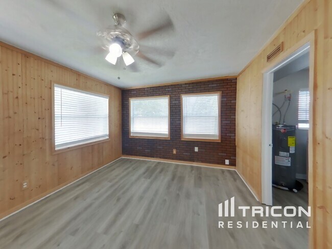 Foto del edificio - 12943 N Oregon Ave