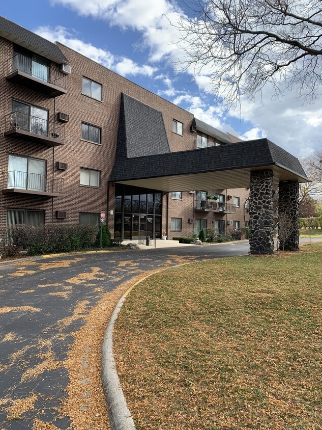 Foto principal - 235 N Mill Rd