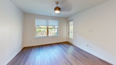 Interior Photo - Island Square