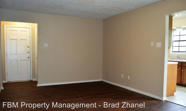 Building Photo - 611 W Gilmer St
