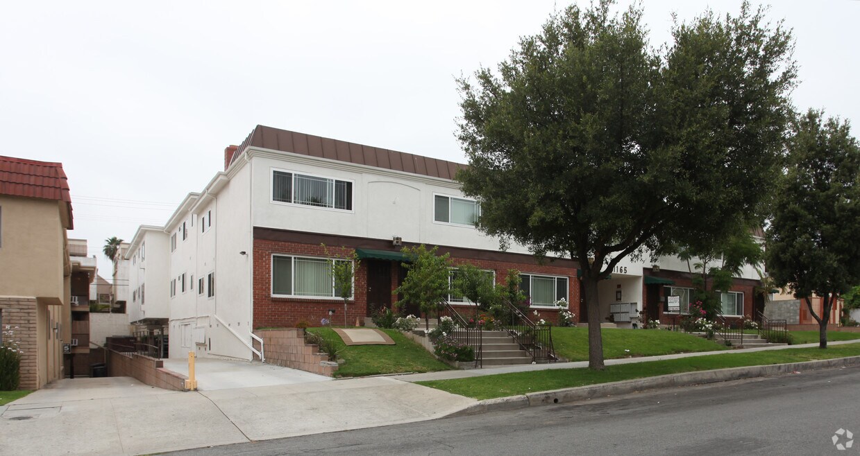 Primary Photo - Thompson Apartments