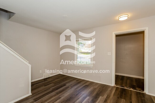 Foto del edificio - 7204 Prospect Ave