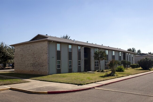 Foto del edificio - 300 Mann Rd