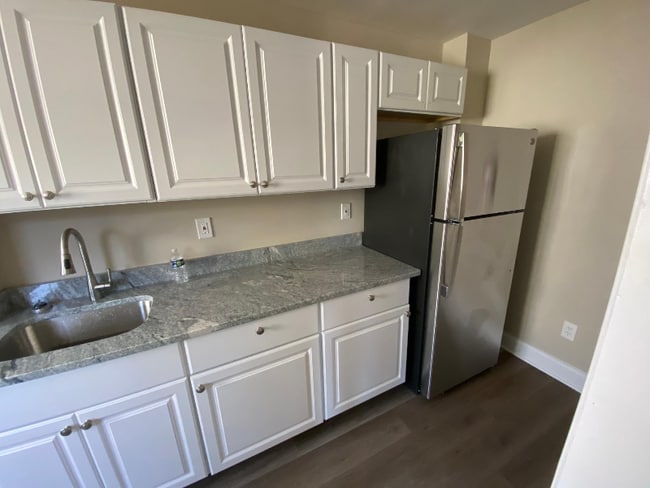 Photo - 550 Littlecroft Rd Townhome