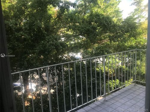 Foto del edificio - 1220 71st St