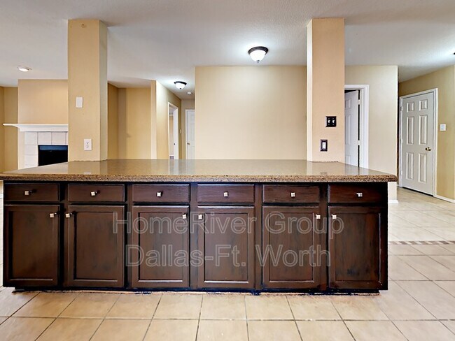 Building Photo - 5025 Senator Dr