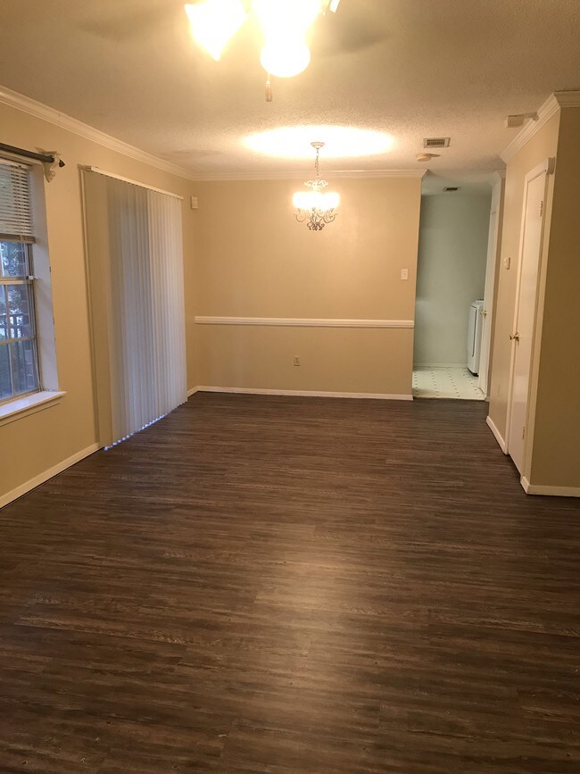 9851 Jefferson Hwy Unit H28, Baton Rouge, LA 70809 Condo for Rent in