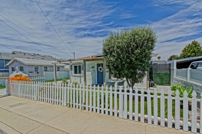 Foto del edificio - 2621 Mathews Ave