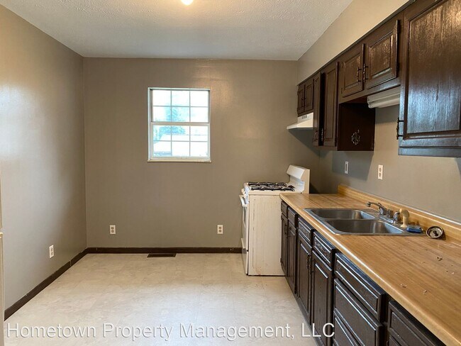 Building Photo - 3 br, 2 bath House - 501 1/2 Caroline Ave.