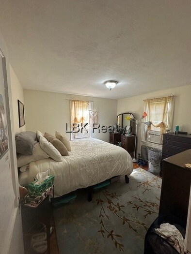Foto del edificio - 49 Underwood Ave