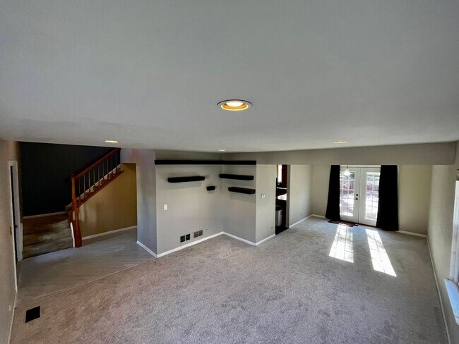 Building Photo - 90 N Crooked Lake Ln