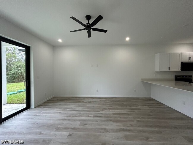 Foto del edificio - 457 Bell Blvd