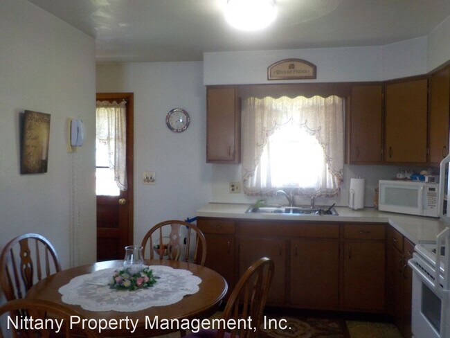 Building Photo - 2 br, 1 bath House - 274 E. College Avenue