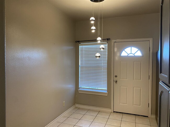 Building Photo - 9903 Crystal Ct