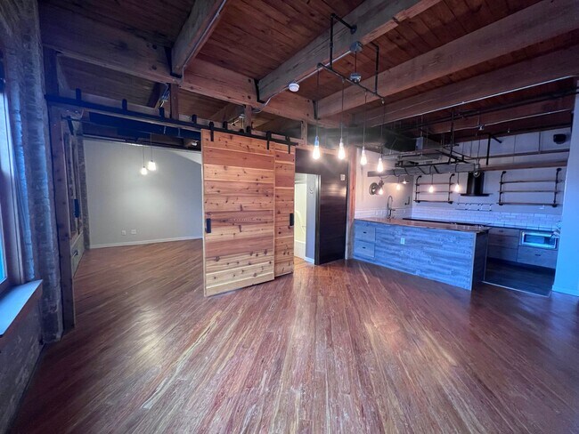 Foto del edificio - Gorgeous Loft Downtown Grand Rapids