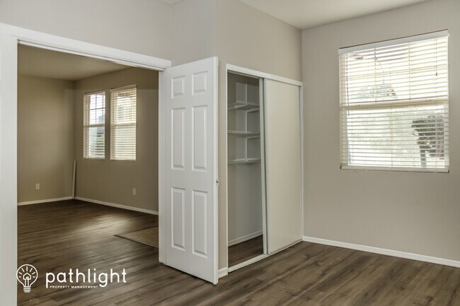 Foto del edificio - 12759 Indian Summer St, Victorville, CA, 9...