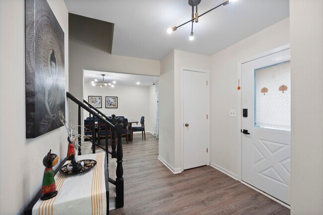 Foto del edificio - 8 Hampton Ct