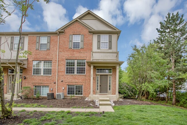 Building Photo - 544 Conservatory Ln