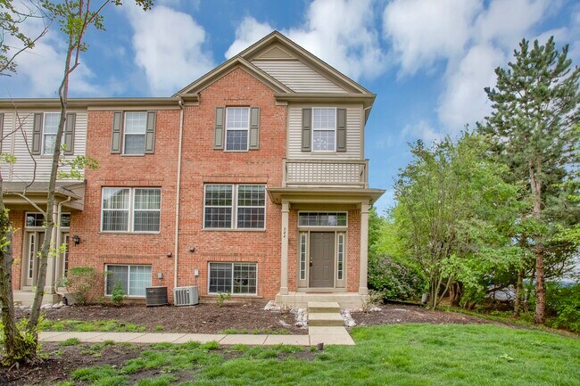 Foto del edificio - 544 Conservatory Ln