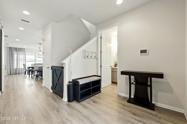 Foto del edificio - 54 Alderwood Pl