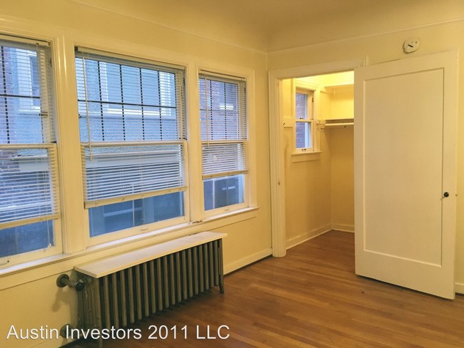 Building Photo - 409 10th Ave