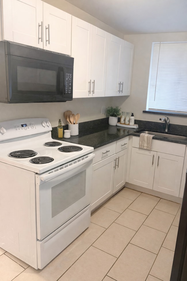 Photo - 1435 Otis St Apartment