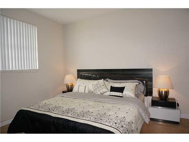 Foto del edificio - 4001S S Ocean Dr