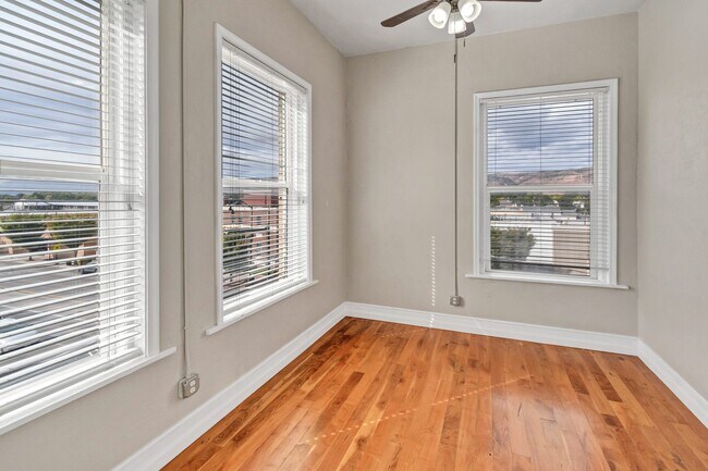 Foto del edificio - VINTAGE VAULT