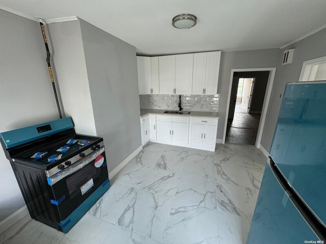 Foto principal - 60-41-60-56 56th Rd